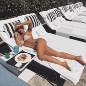 Alexandra Paris escort