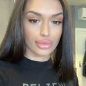 Cora London escort