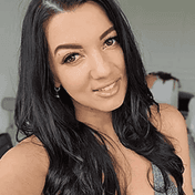 Anya London escort