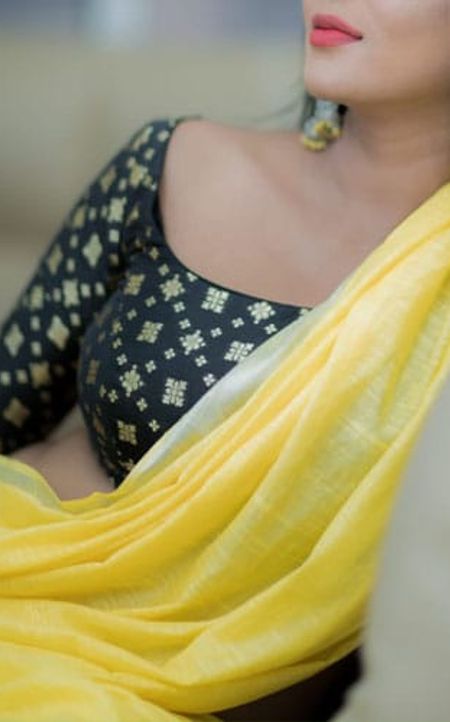 MOUMITA WALIA kolkata escort