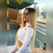 Julia London escort