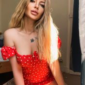 Anya Paris escort