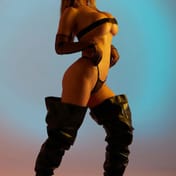 Mari Dubai escort