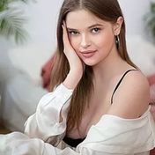 Avrelia London escort