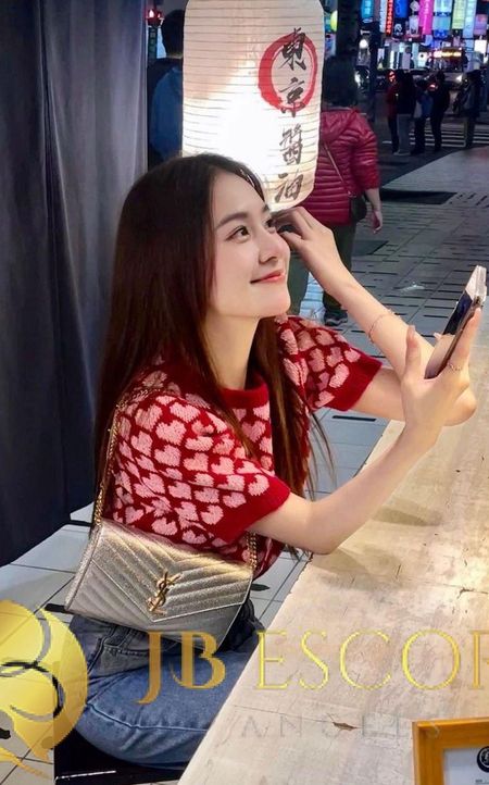 Anan Johor Bahru escort