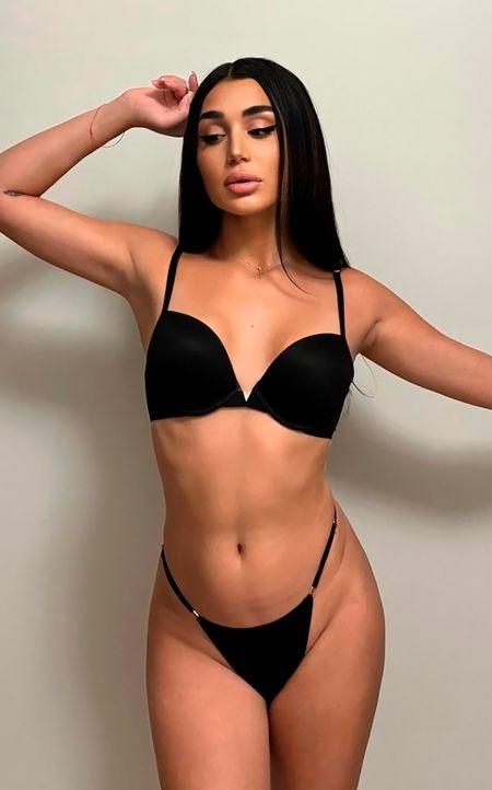 Courtney Paris escort