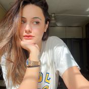 Pooja Sindh escort