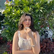 Esha Sindh escort