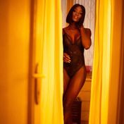 Rose for Nasty fuck Dubai escort