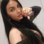 Kitty Paris escort