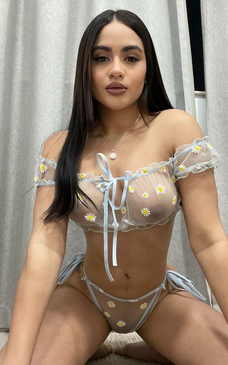 Mia Dubai escort
