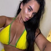 Monro Dubai escort