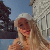 Yvette Faro escort