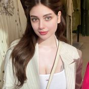 Simran Doha escort