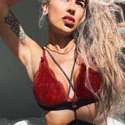 Sara Nassau escort