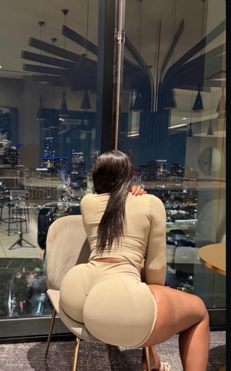 SEXY JANICE Dubai escort
