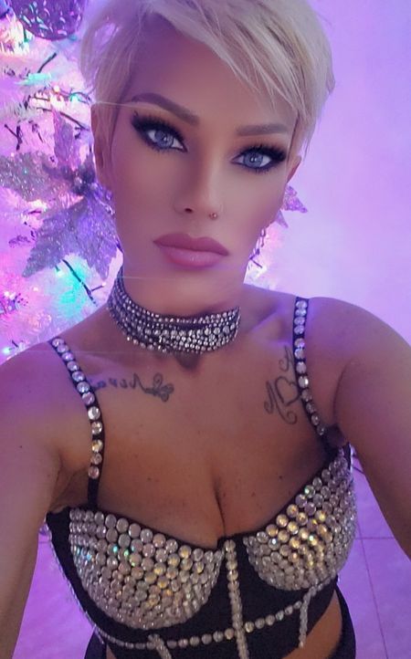 Melina Athens escort