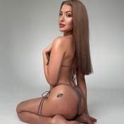 Ophelia Dubai escort